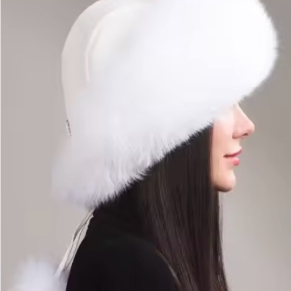 Mink and fox fur collar cape and fur hat set - Picture 9 of 13